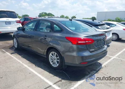2018 Ford Focus Se z USA, uszkodzony, nr VIN 1FADP3F26JL208672